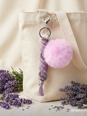 🌟Pretty in Lavender Keychain